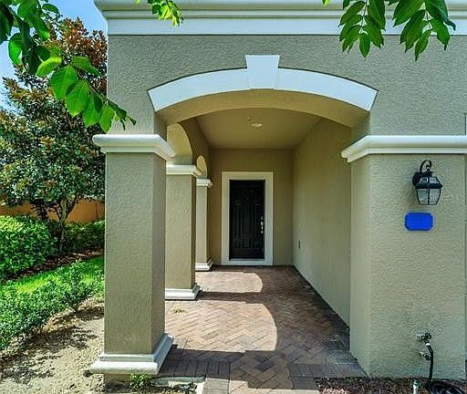 Front Porch Entryway