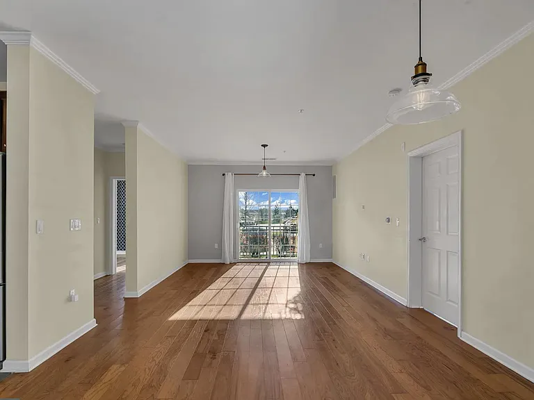 1113 Halifax Pl — Photo 6