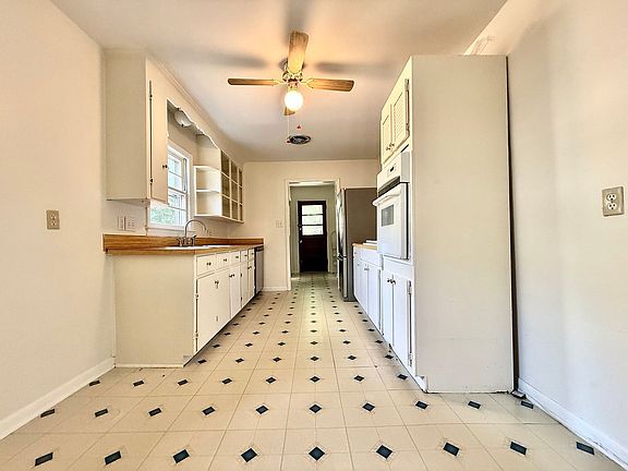 3rd image of 3006 University Dr