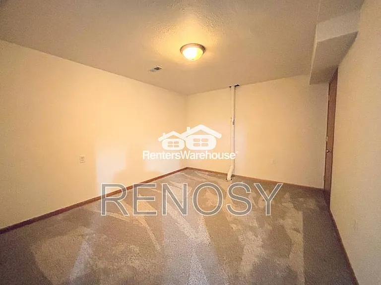 330 NE Cardinal Ln — Photo 21