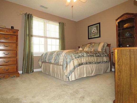 3rd image of 5107 Oakbrook Dr