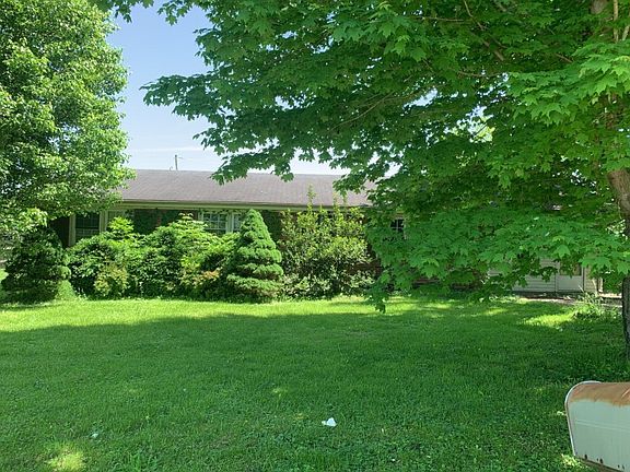 4th image of 40 Wilda Dr