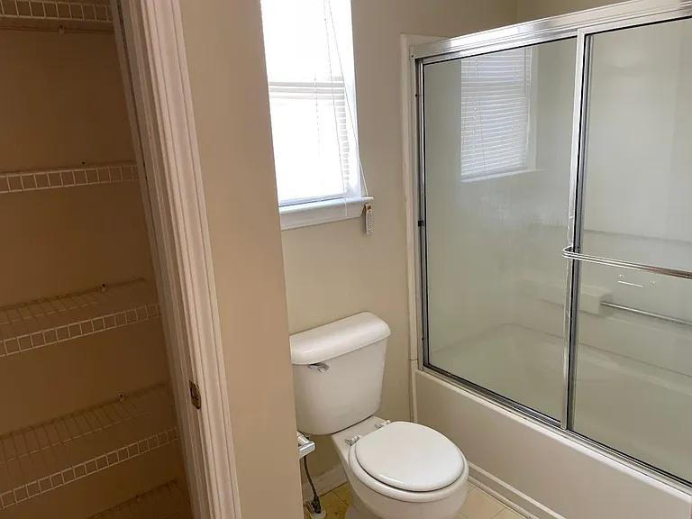 823 Tramore Dr — Photo 11