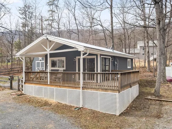 228 Graywolf Trl, Winchester, VA 22602