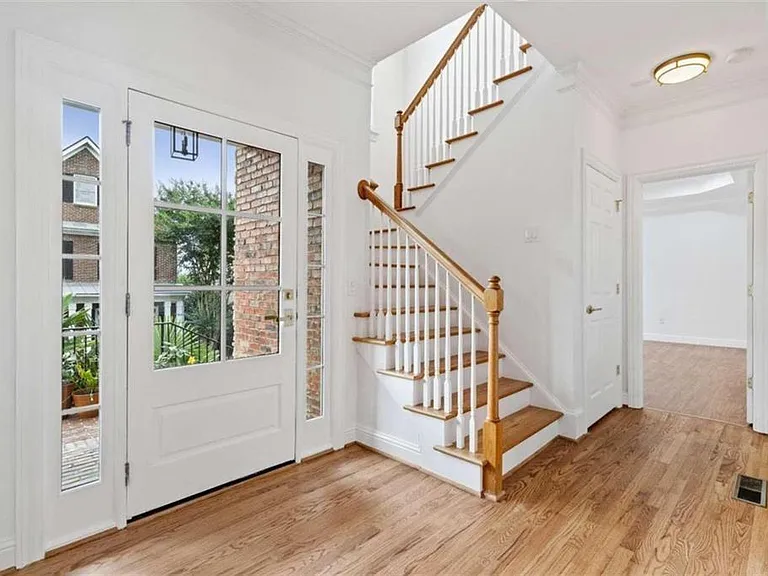 1711 Summit Glen Ln — Photo 3