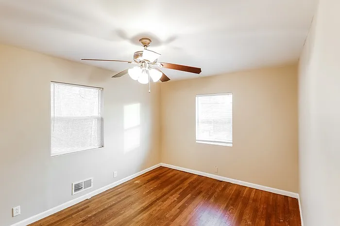 1533 Heron Dr — Photo 8