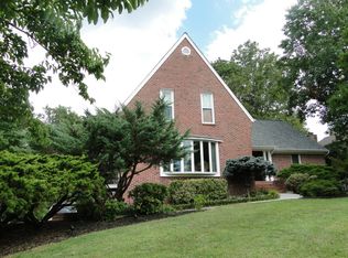 102 Camden Dr, Oak Ridge, TN 37830