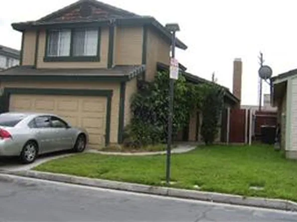 3051 Cardamon St, Rialto, CA 92376