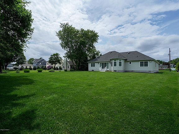 5th image of 2148 Evergreen Ave