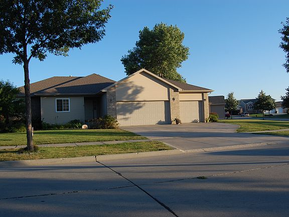 2nd image of 1905 Vavrina Ln