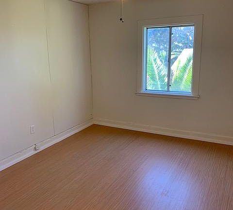 3rd image of 3892 Logan Ave