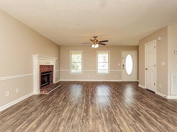 4th image of 210 Saint Lukes Ln