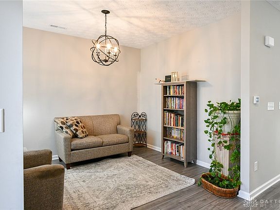 5th image of 119 Clarett Ct