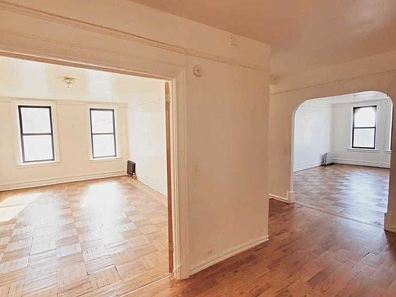 3rd image of 751 Walton Ave #B67