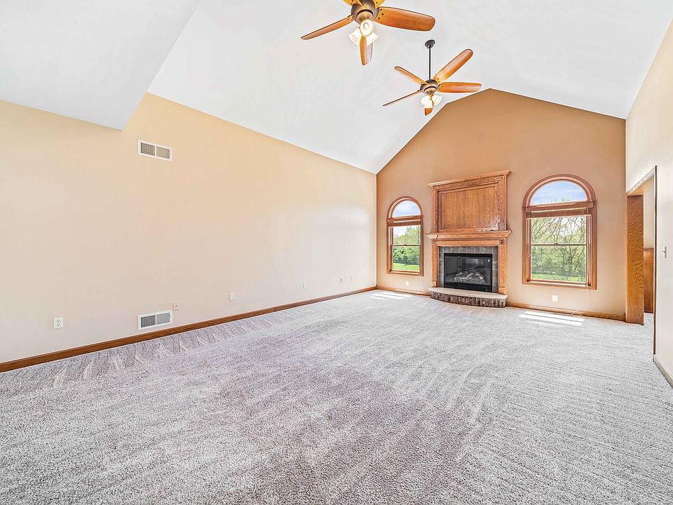 975 Prairie View Dr, Somonauk, IL 60552 Zillow