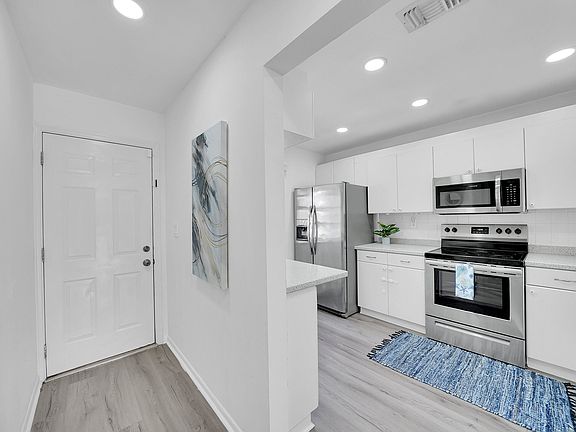 5th image of 4823 NW 82nd Avenue #1003