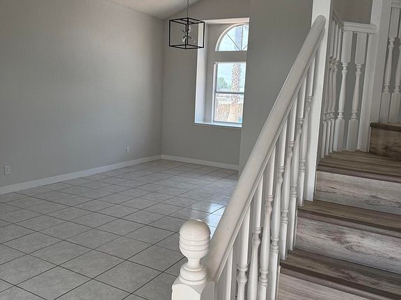 4th image of 11501 Garibay Ct