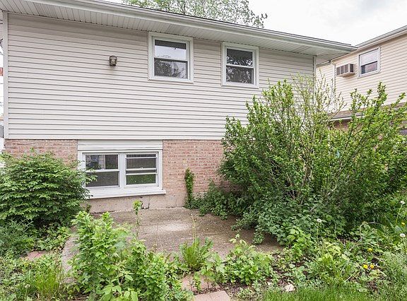 3rd image of 15924 Lockwood Ave