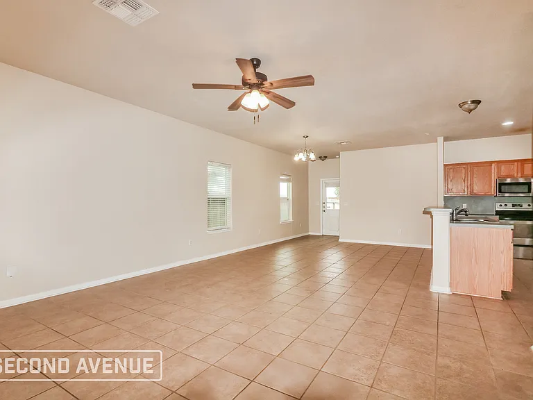 2613 Las Brisas St — Photo 5