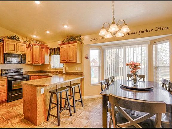 5th image of 3544 E Scarlett Cir