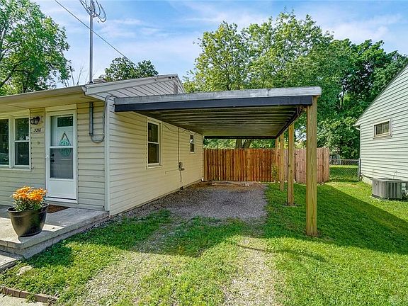 4th image of 3218 Keays Ave