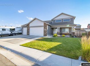 994 Eagle Dr, Douglas, WY 82633