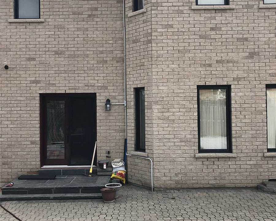 2nd image of 304 Elson St