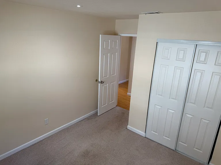 211 Pueblo Way — Photo 9
