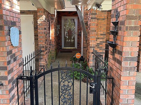3rd image of 1723 Saint Charles Pl