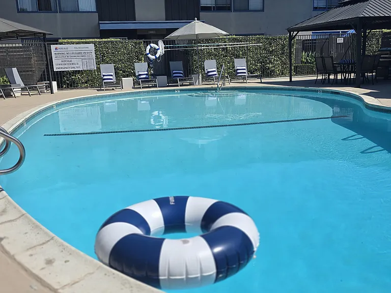 Pacific Villas — Photo 29