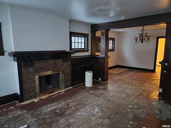 3rd image of 2117 N Peoria Ave