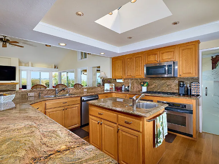 7118 El Fuerte St — Photo 20