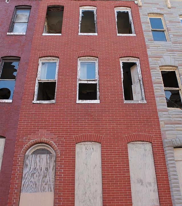 2nd image of 1618 Division St