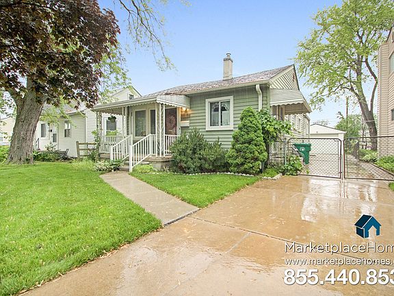 4th image of 28506 Birchlawn St