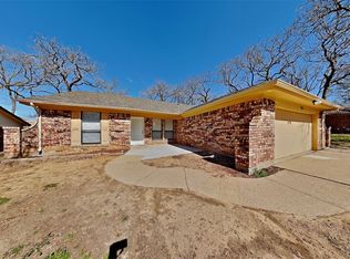 2115 Rainwood Ct, Arlington, TX 76017