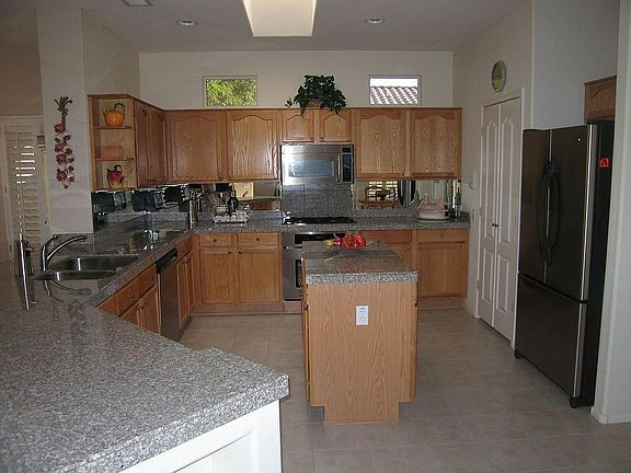 5th image of 15932 W Autumn Sage Dr