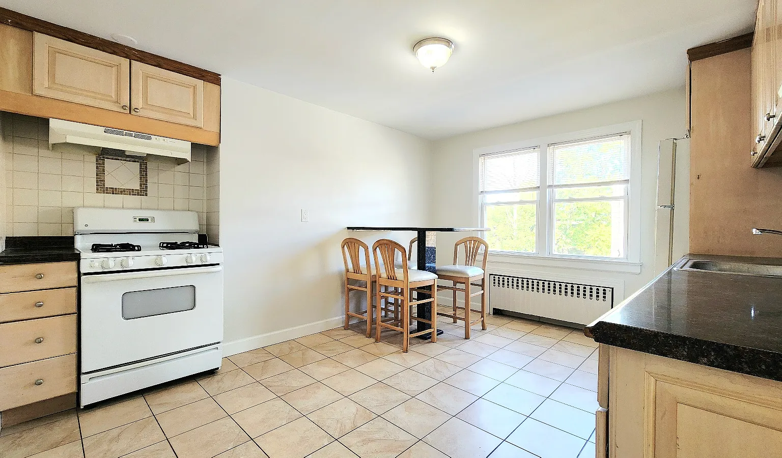 1 bed, 1000 sqft, $1,700 — Photo 2