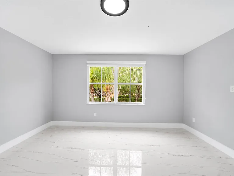 5233 SW 155th Way — Photo 17