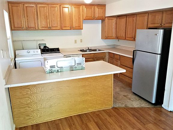 2nd image of 826 51st St