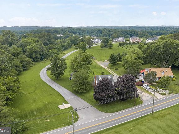 2nd image of 8004 Kayladine Ln