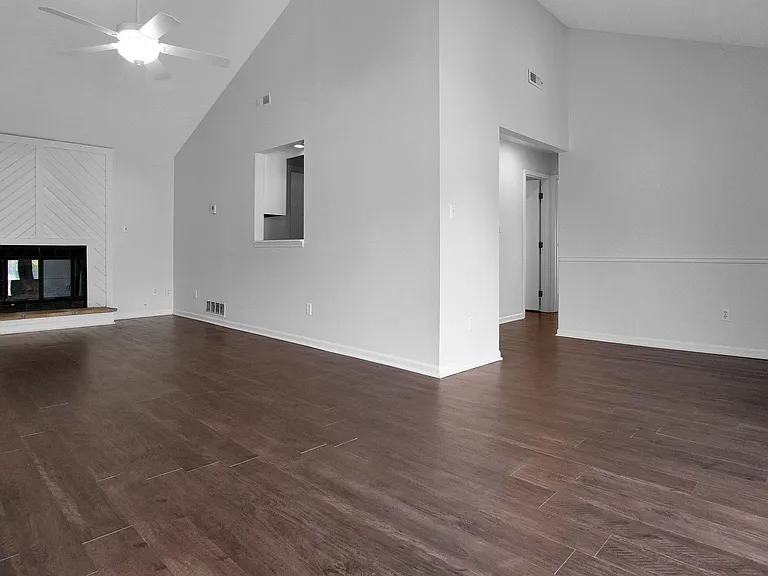 3323 Kristin Ct — Photo 1