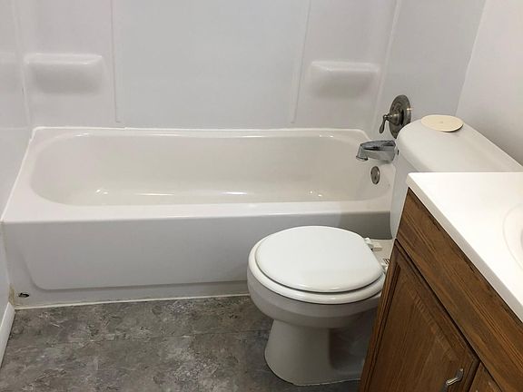 5th image of 4127 Black River Cir
