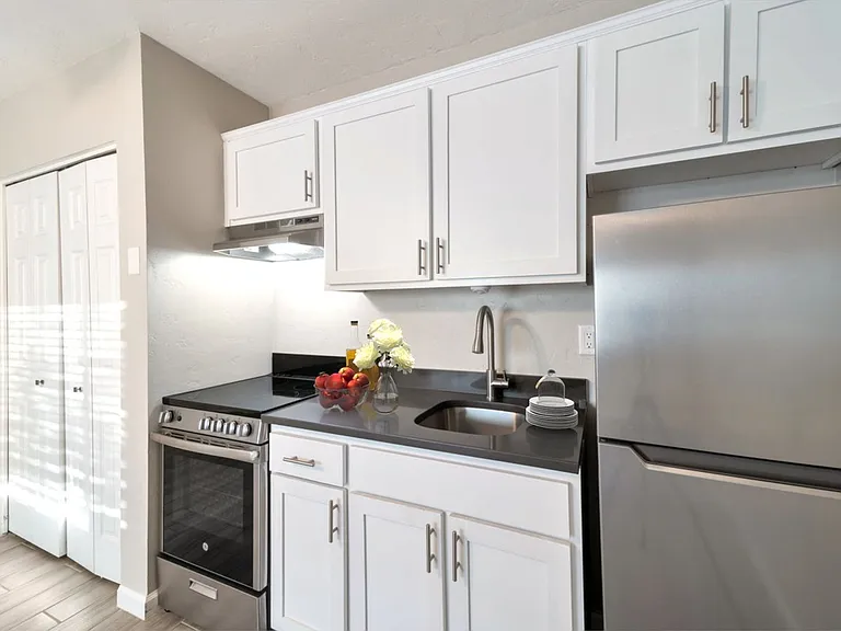 Park Vista Apartments — Photo 30
