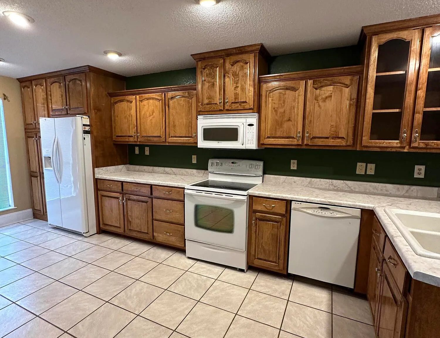 3 bed, 3.0 bath, 2000 sqft, $1,850 — Photo 4