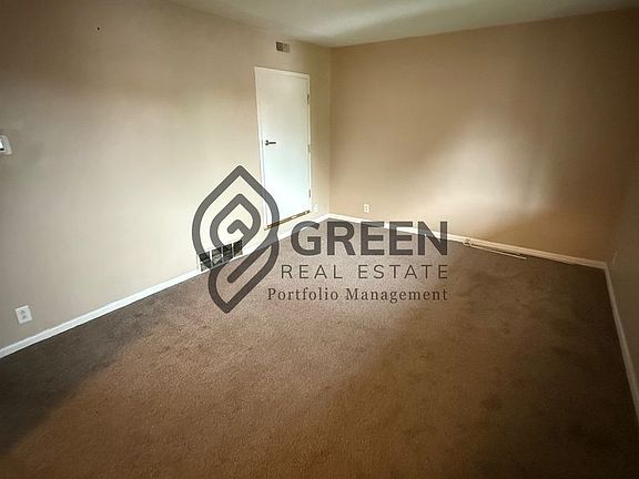 3rd image of 2779 Cooper Dr #10