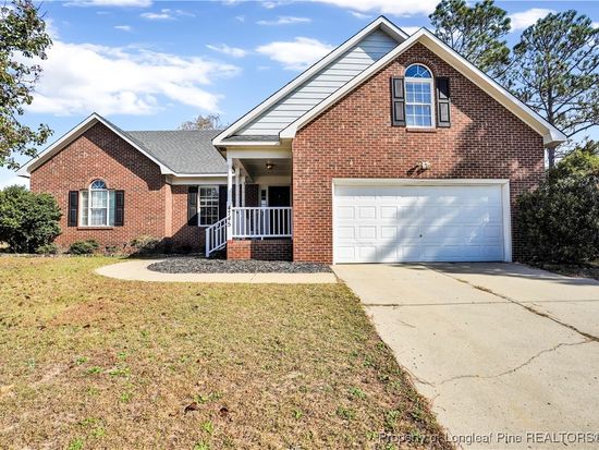 4745 Miranda Dr, Hope Mills, NC 28348