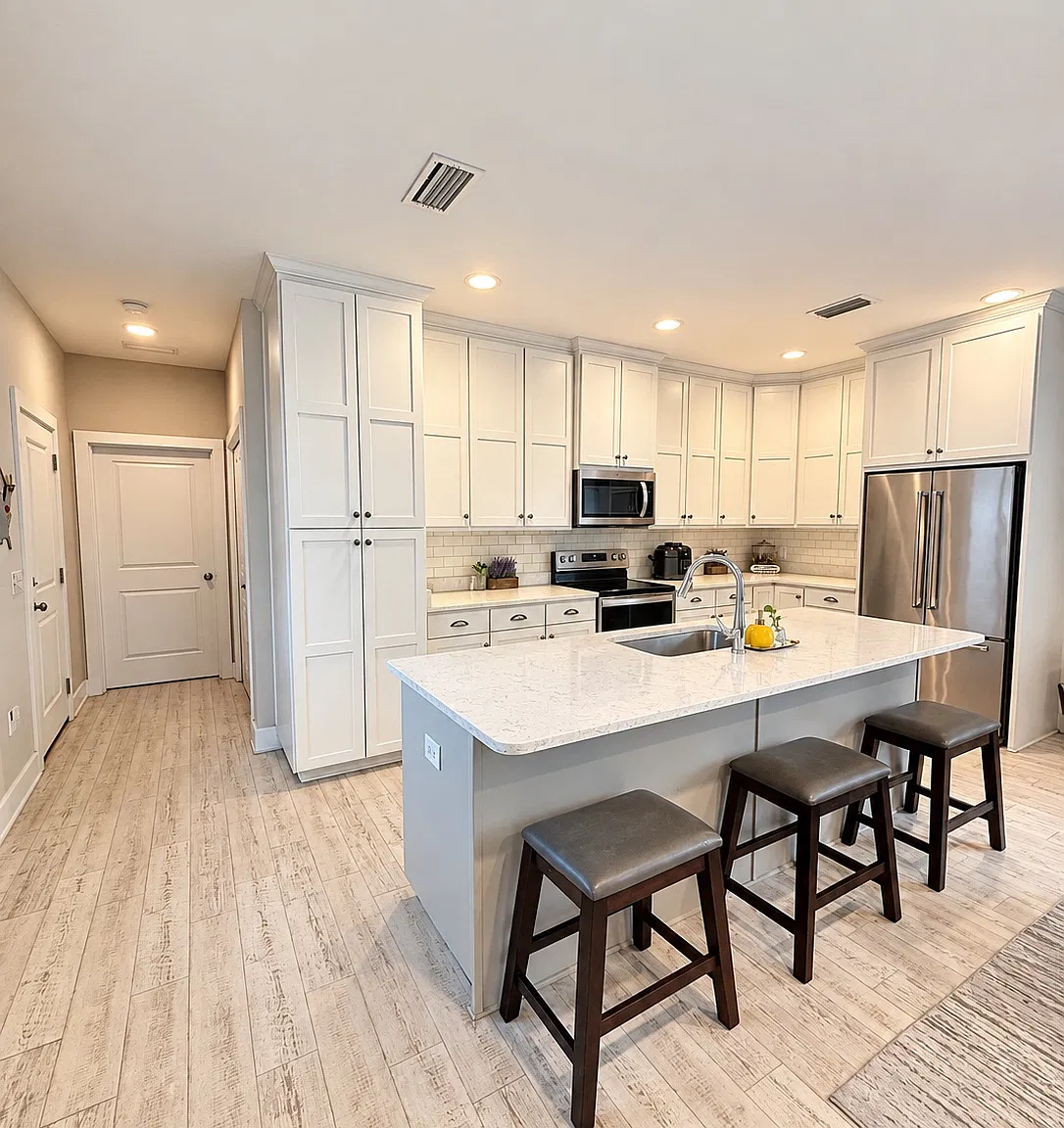 1018 W Government St — Photo 1