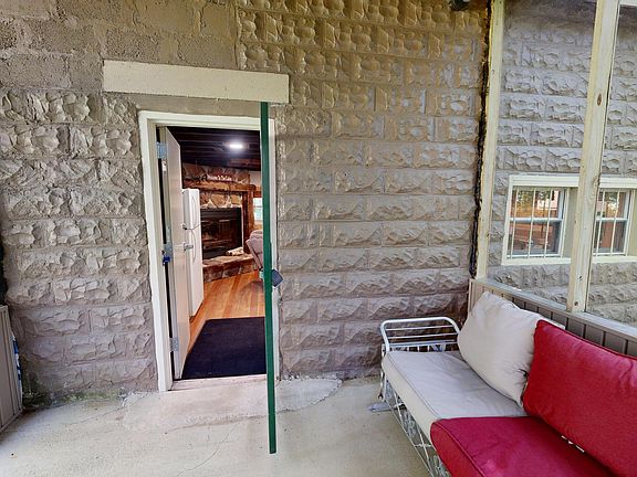 15th image of 6934 Rockton Mountain Hwy