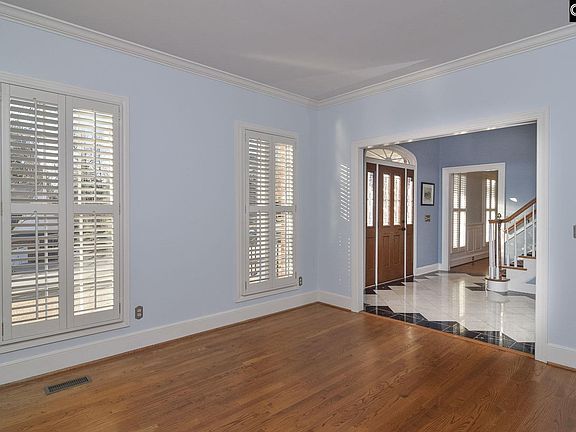 3rd image of 161 Char Oak Dr