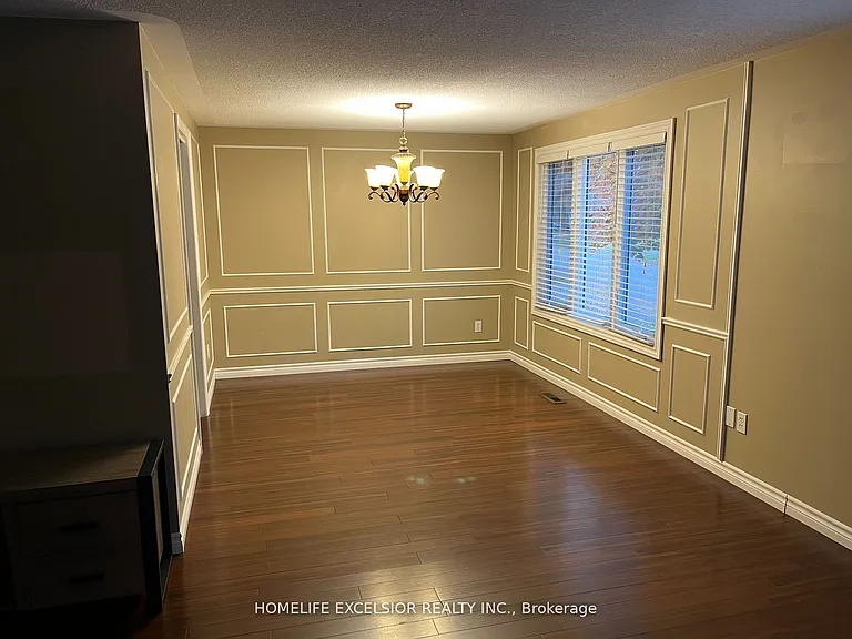 175 Edgehill Cres — Photo 7